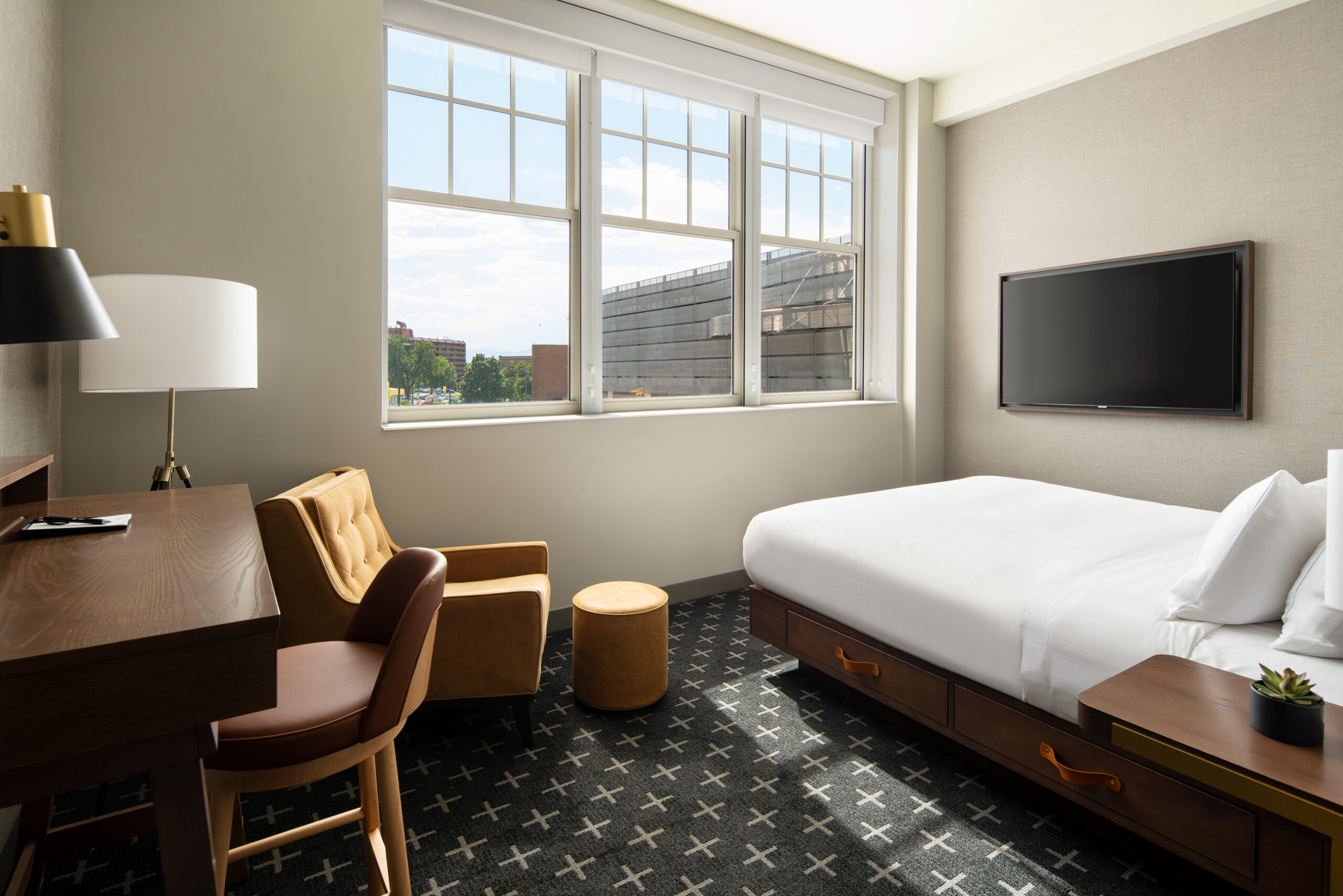 The_Slate_Deluxe_King_Guestroom